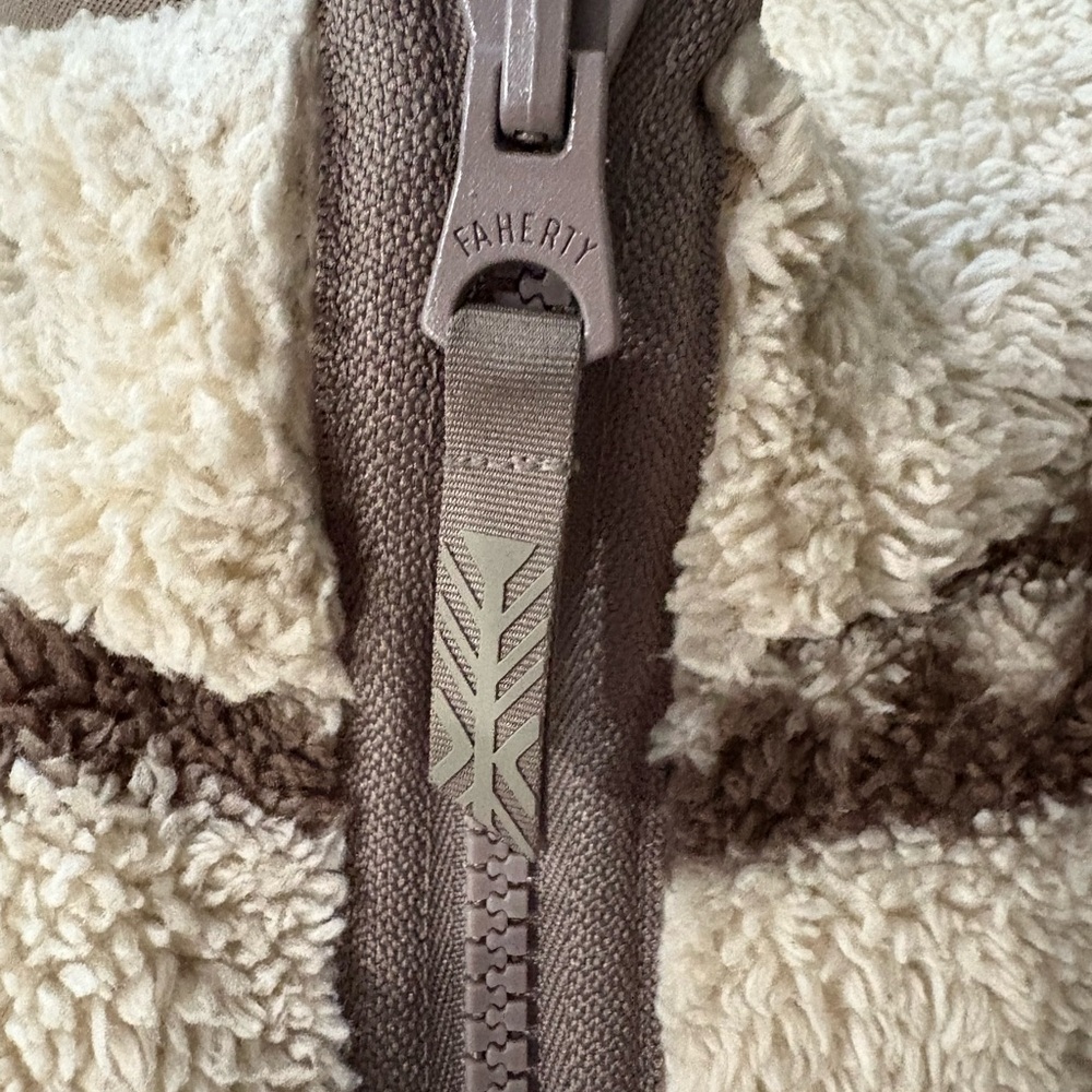 Faherty Steven Paul Judd High Pile Fleece Reversible Jacket in Sand Dune Size L - Picture 10 of 12